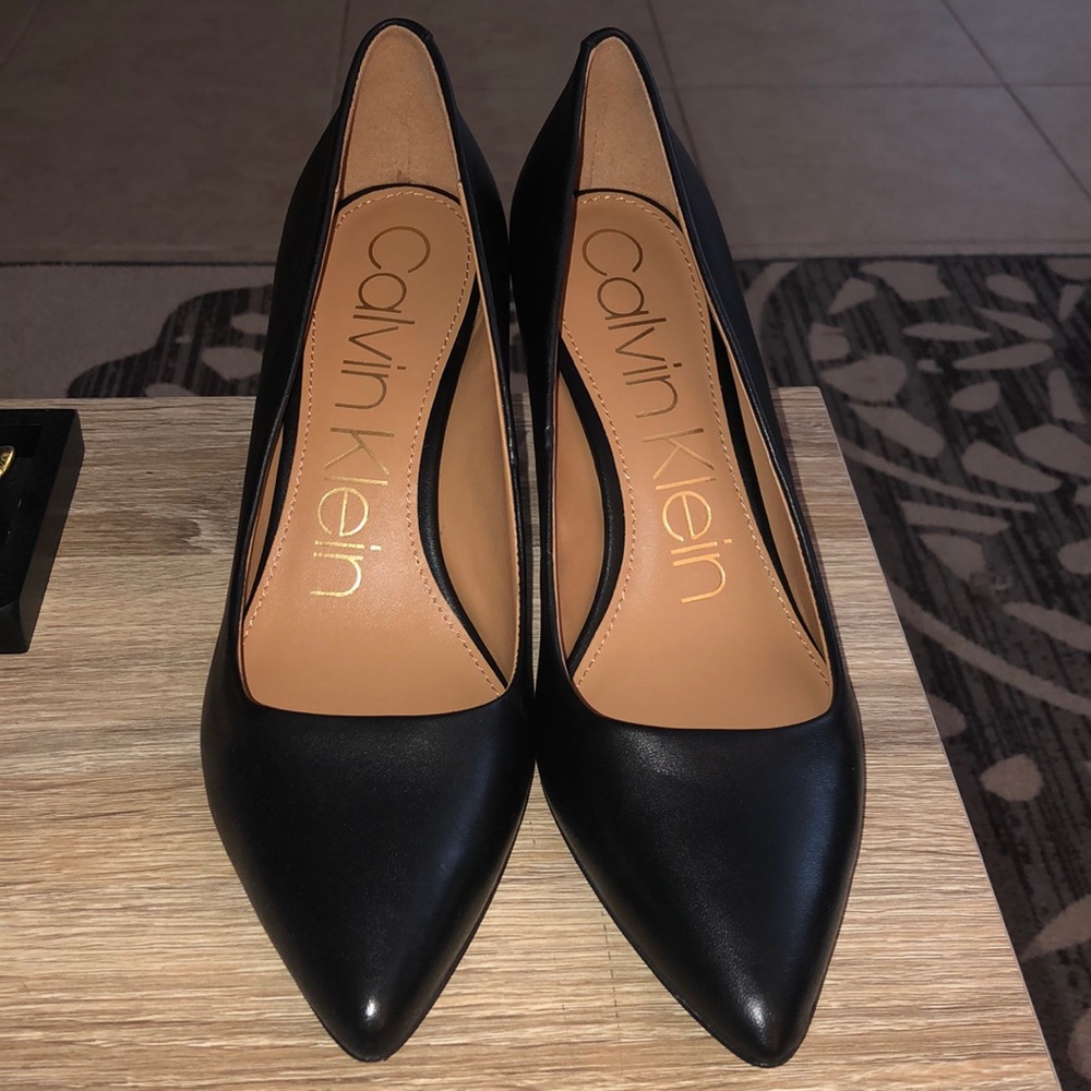Calvin Klein Gayle Leather Pump